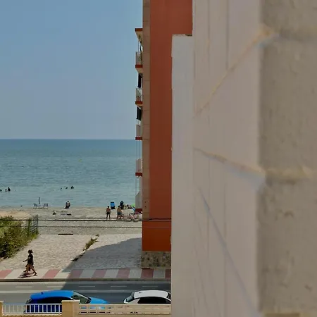 Con Terraza Y Parking En Primera Linea Apartamento