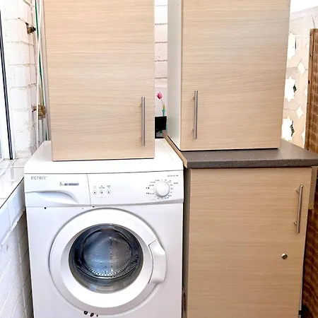 Apartamento Con Terraza Y Parking En Primera Linea