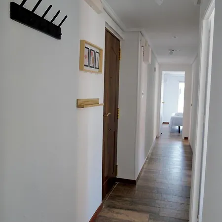 Con Terraza Y Parking En Primera Linea