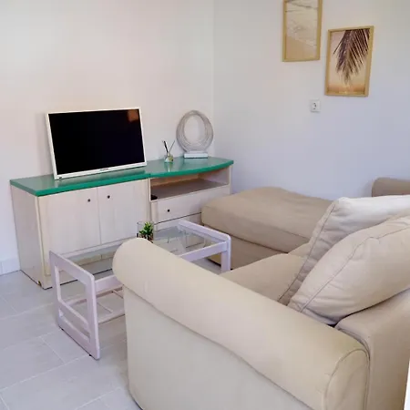 Apartament Con Terraza Y Parking En Primera Linea