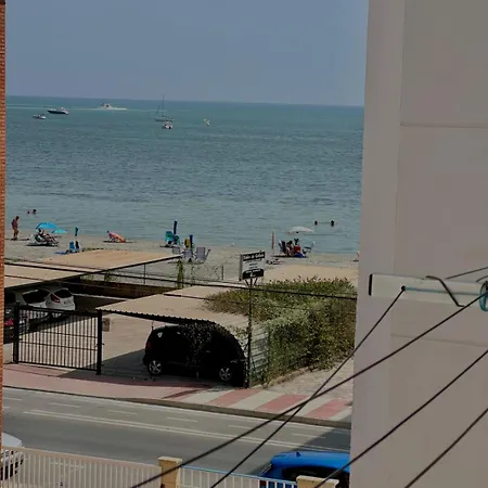 Con Terraza Y Parking En Primera Linea